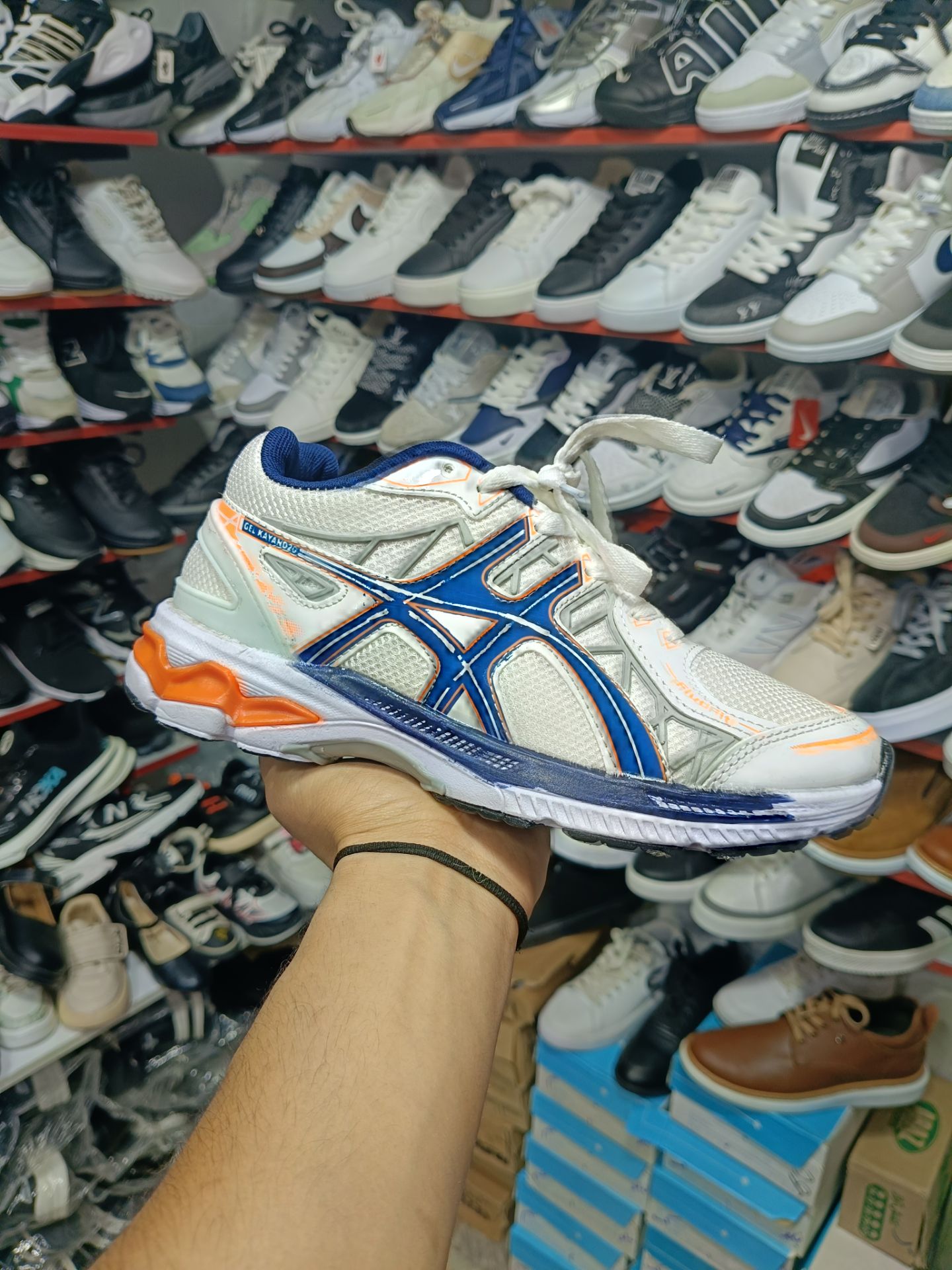 کتونی asics